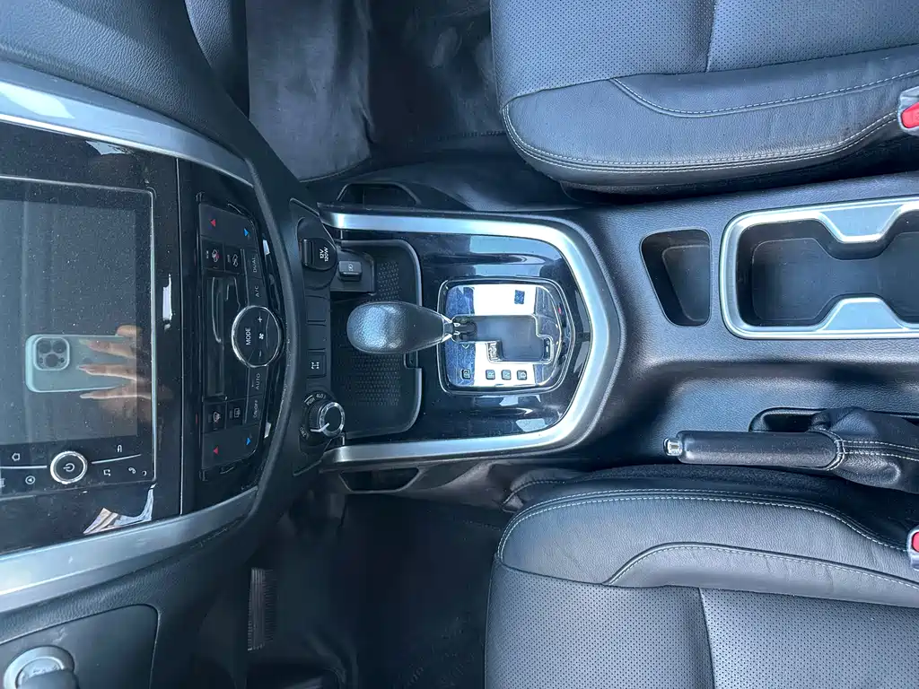 Nissan Terra 2018 — фото 8