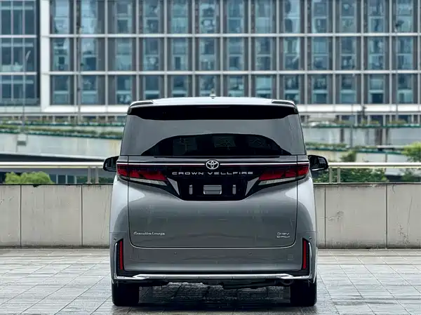 Toyota Vellfire 2024