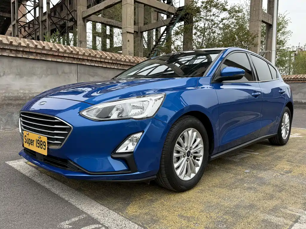 Ford Focus 2019 — фото 1