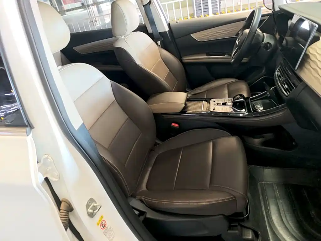 BYD Song MAX New Energy 2022 — фото 25