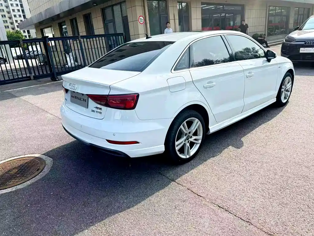 Audi A3 2019 — фото 4
