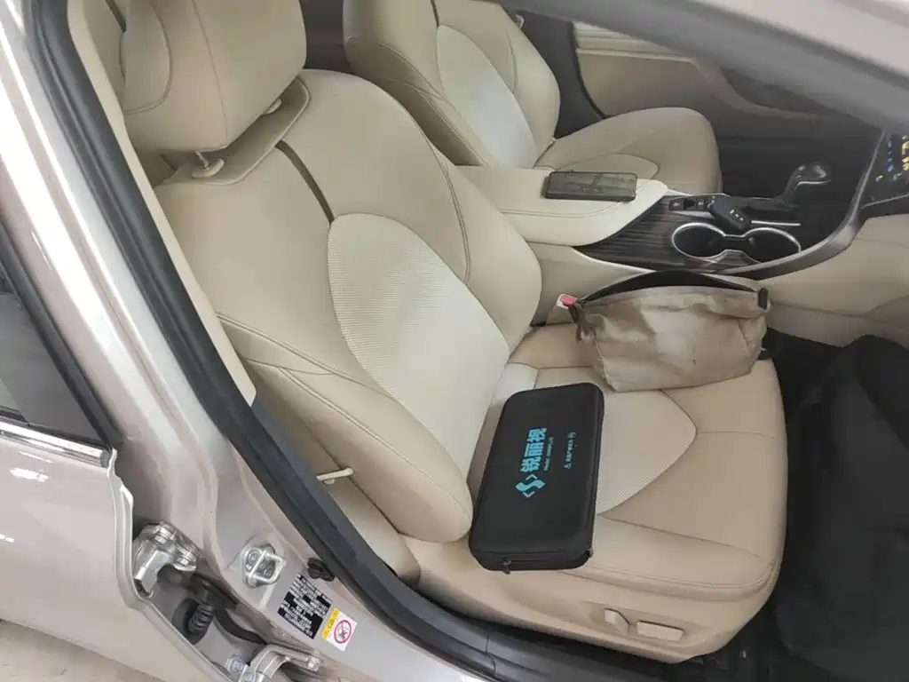 Toyota Camry 2018 — фото 25