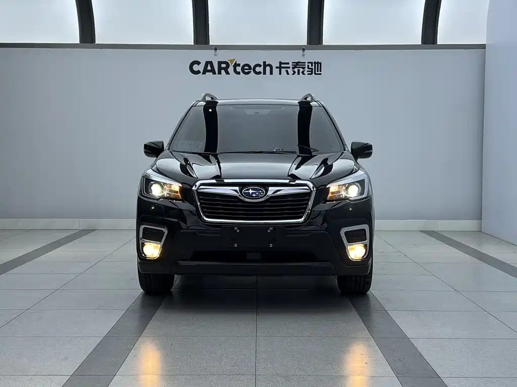 Subaru Forester 2022 — фото 8