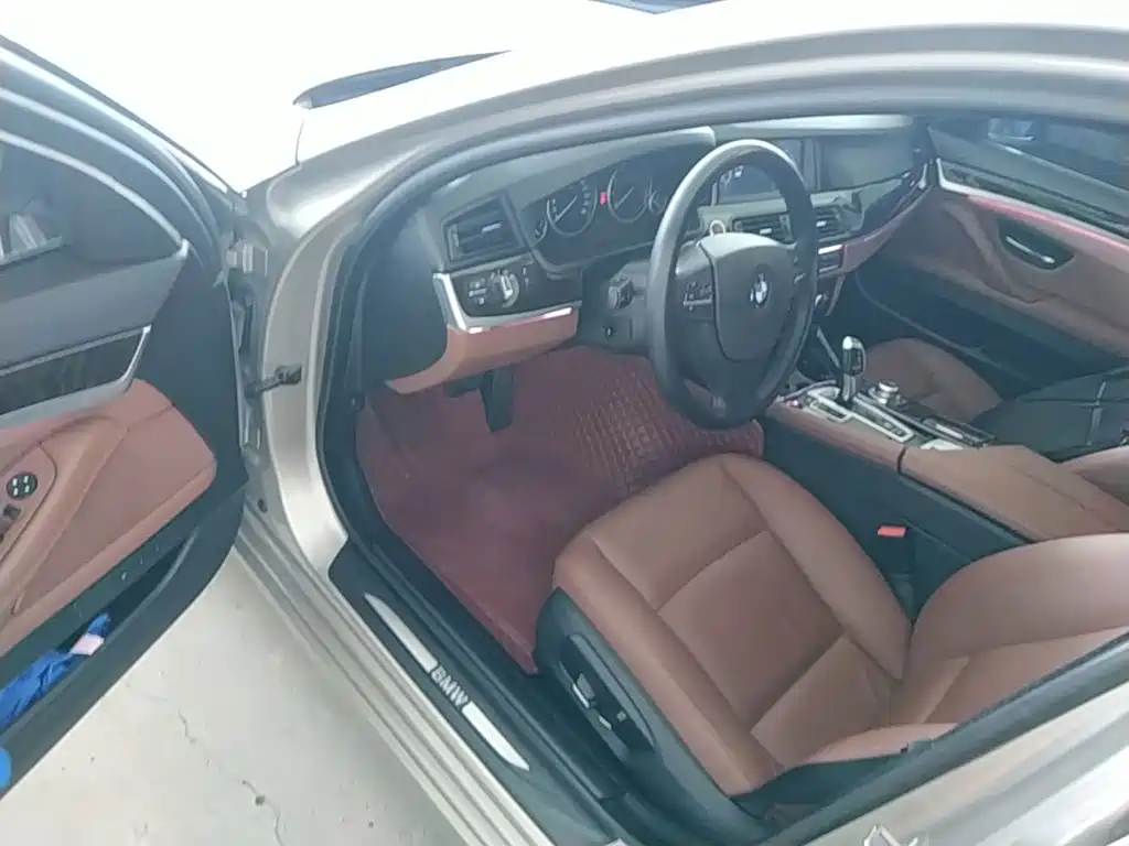 BMW 5 Series 2015 — фото 15