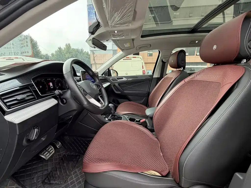Volkswagen Tiguan L 2023 — фото 10