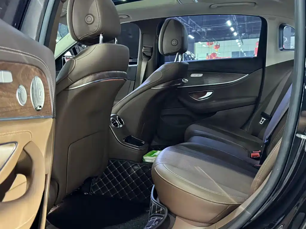 Mercedes-Benz E-Class 2023