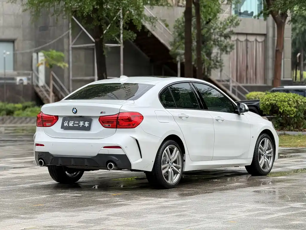 BMW 1 Series 2019 — фото 21
