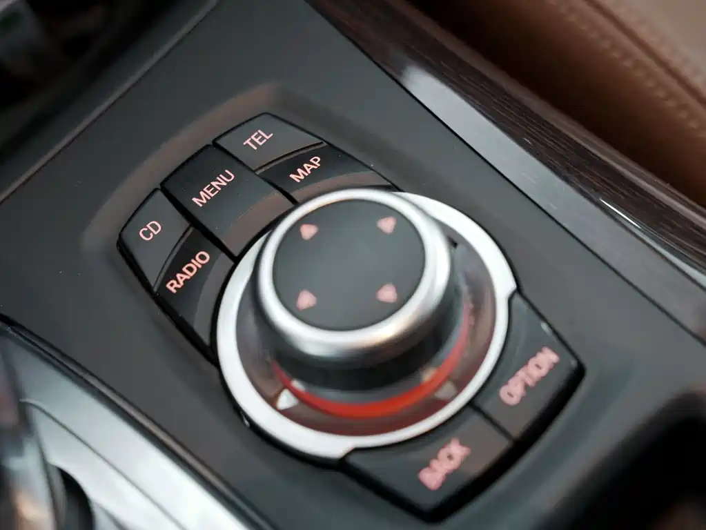 BMW X6 2012 — фото 10