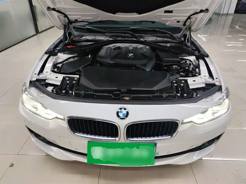 BMW 3 Series 2017 — фото 16