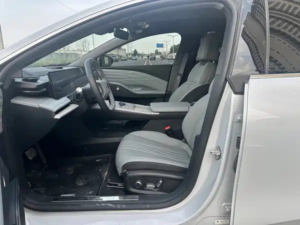 Geely Galaxy E8 2024