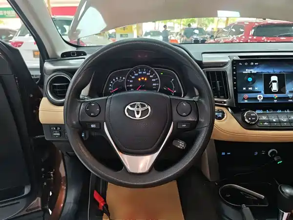 Toyota RAV4 2017