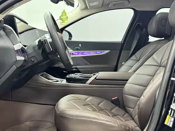 BMW i7 2023