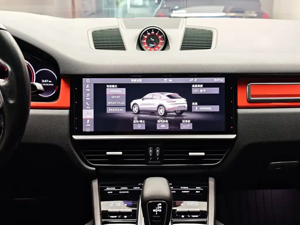 Porsche Cayenne 2021 — фото 15