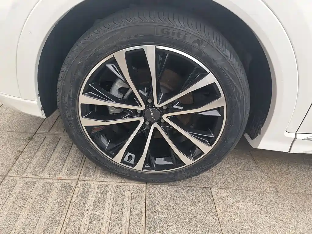 Jetour Jietu X70 PLUS 2023 — фото 25