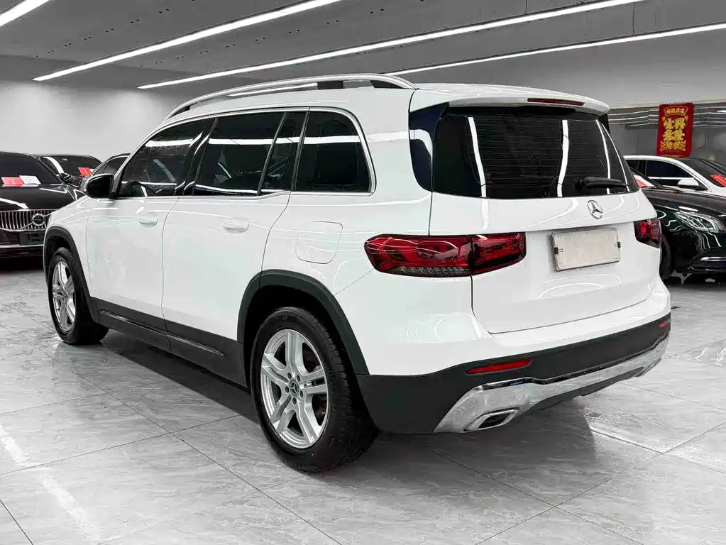 Mercedes-Benz GLB 2023