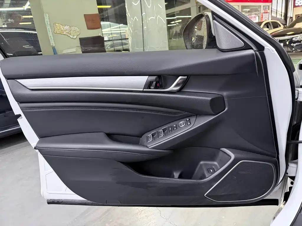 Honda Accord 2022 — фото 21