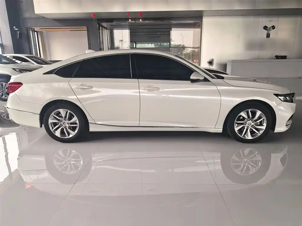 Honda Accord 2019 — фото 6