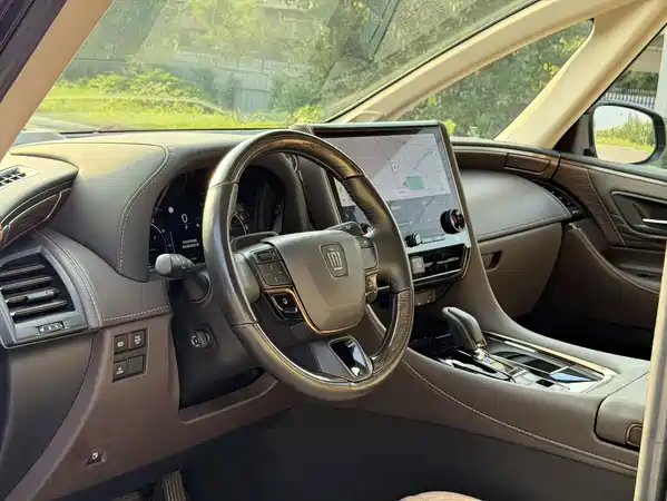 Toyota Vellfire 2023