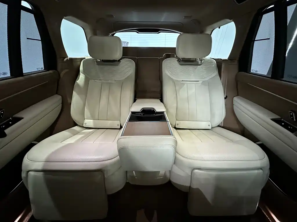 Land Rover Range Rover 2023 — фото 19