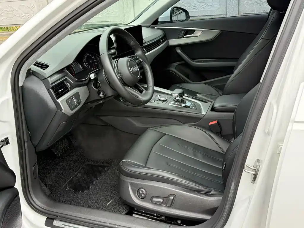Audi A4L 2019
