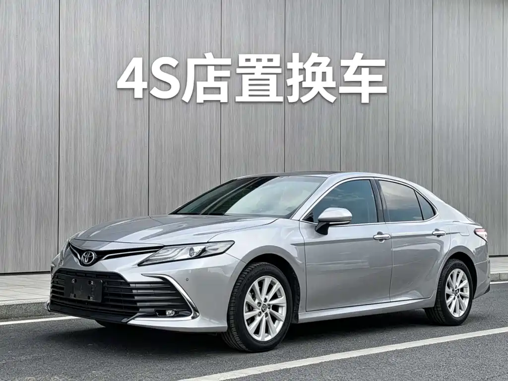 Toyota Camry 2022 — фото 1