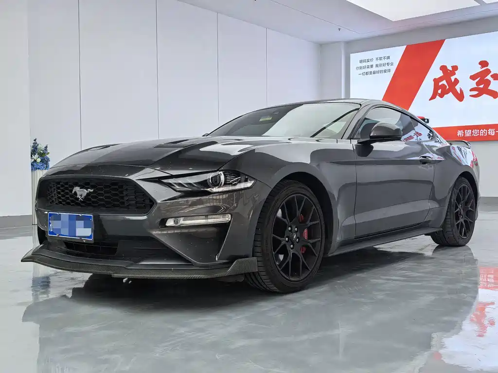 Ford Mustang 2019 — фото 1