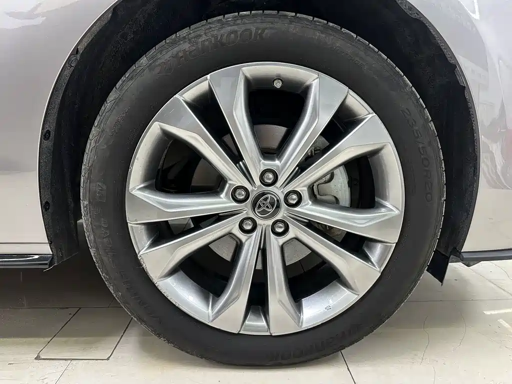 Toyota Sienna 2023 — фото 23