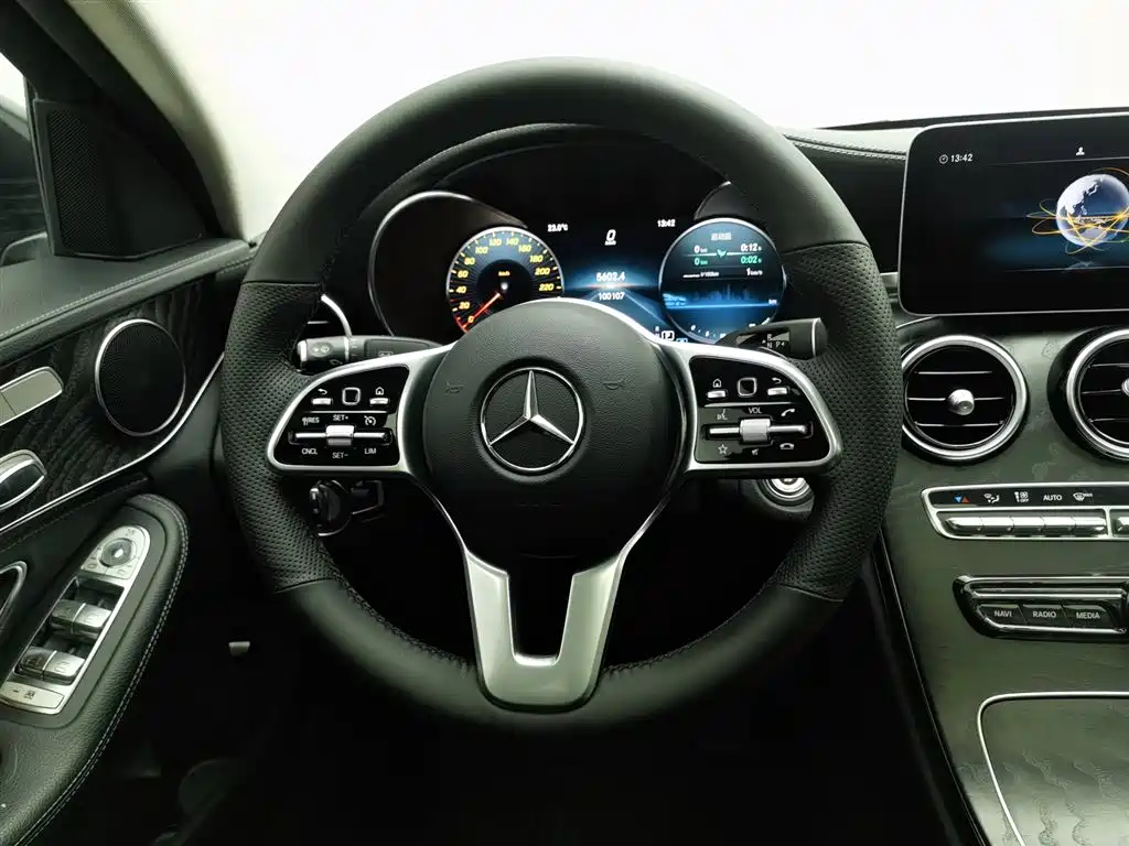 Mercedes-Benz C-Class 2019 — фото 11