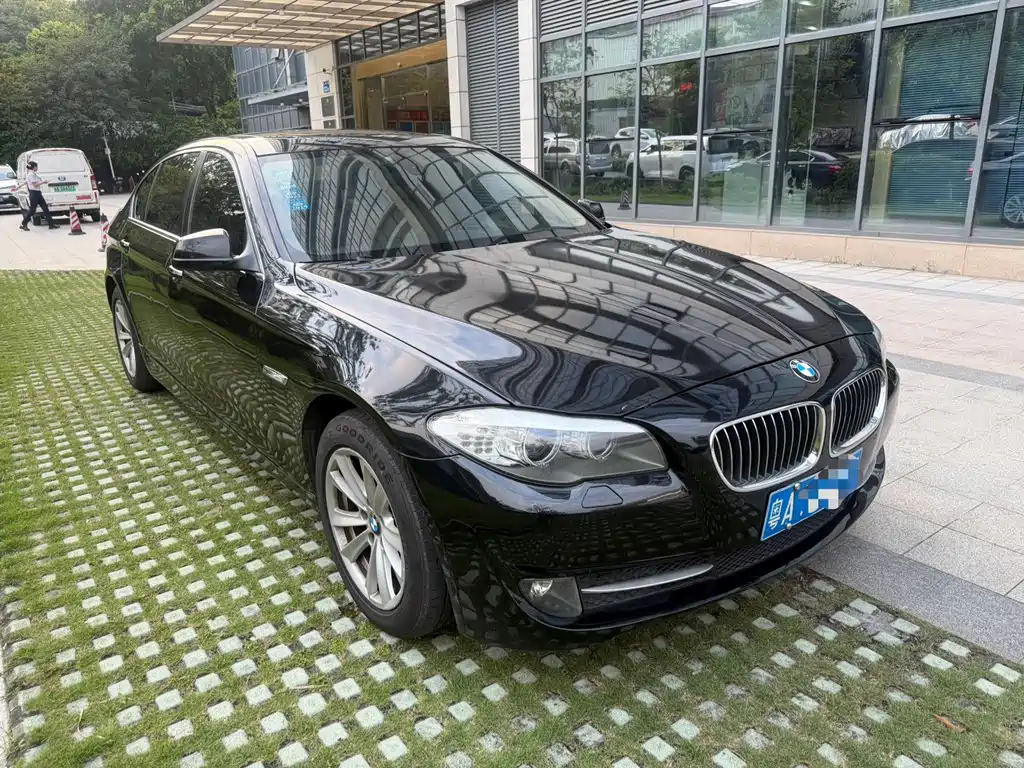 BMW 5 Series 2012 — фото 2