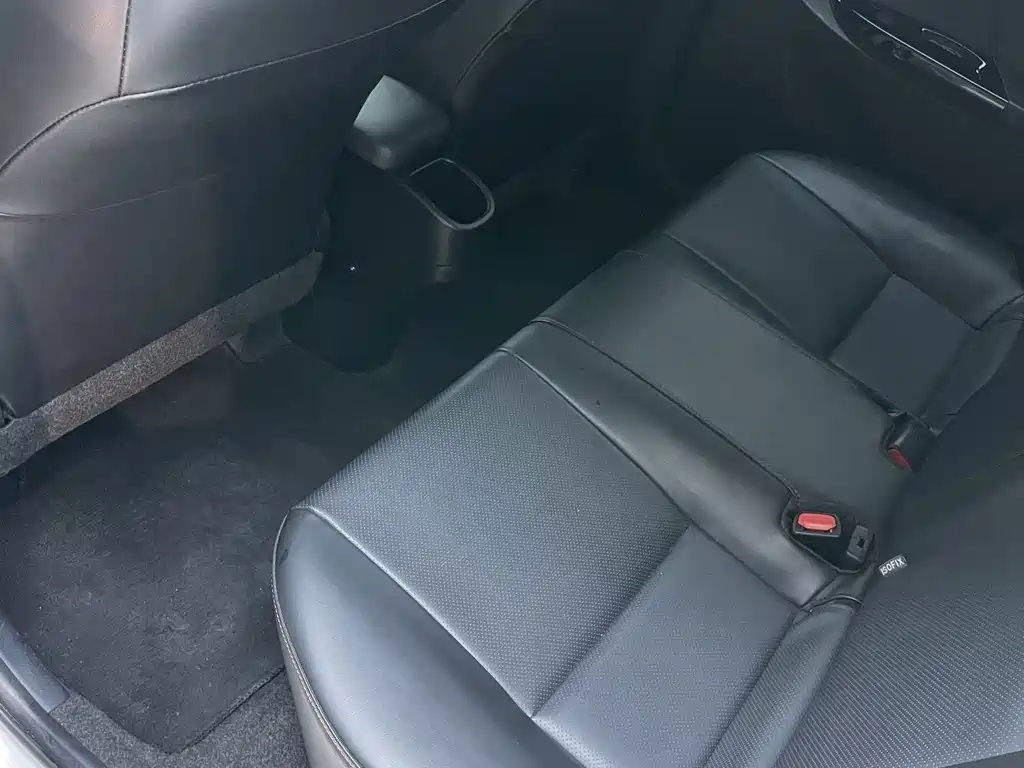 Toyota Yaris L 2023 — фото 25