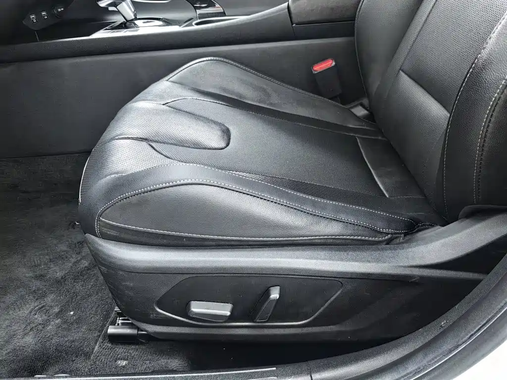 Hyundai Elantra 2021 — фото 20