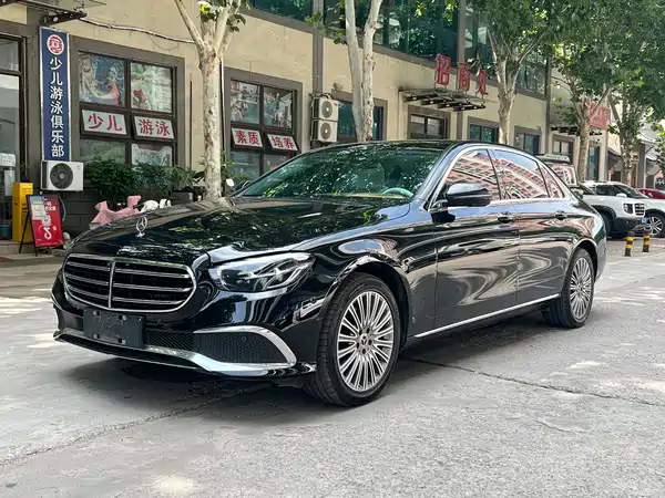 Mercedes-Benz E-Class 2022
