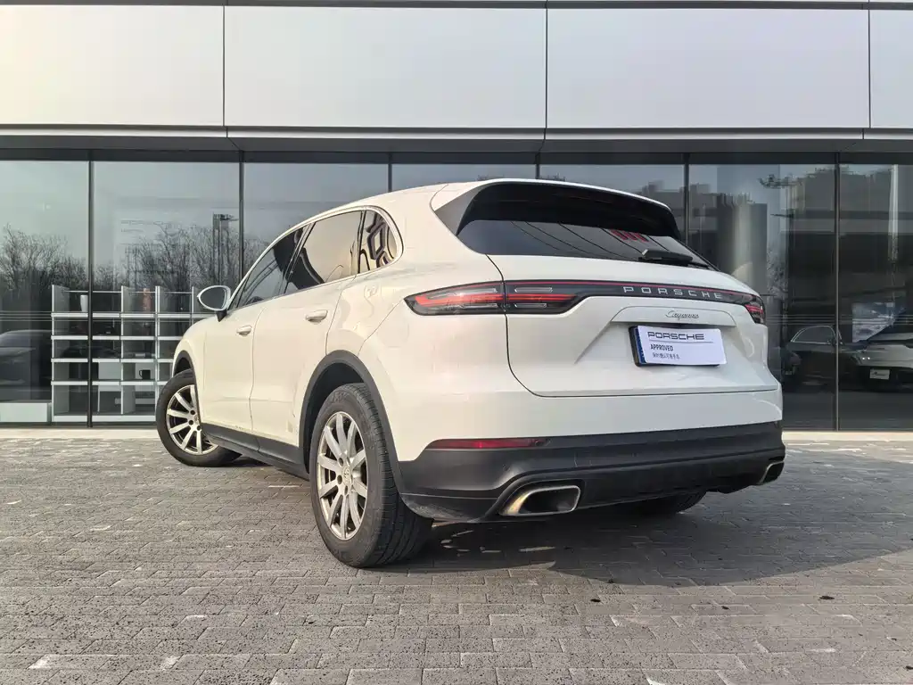 Porsche Cayenne 2018 — фото 10