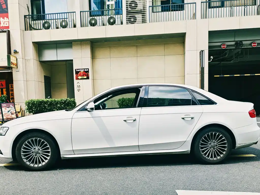 Audi A4L 2015