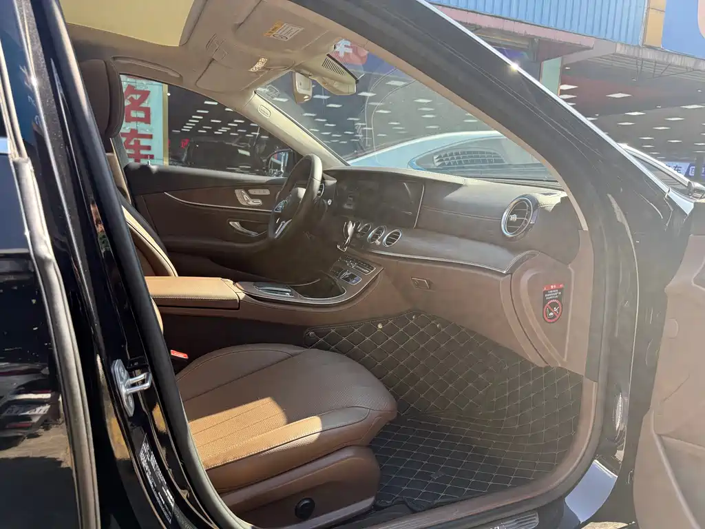 Mercedes-Benz E-Class 2020 — фото 12