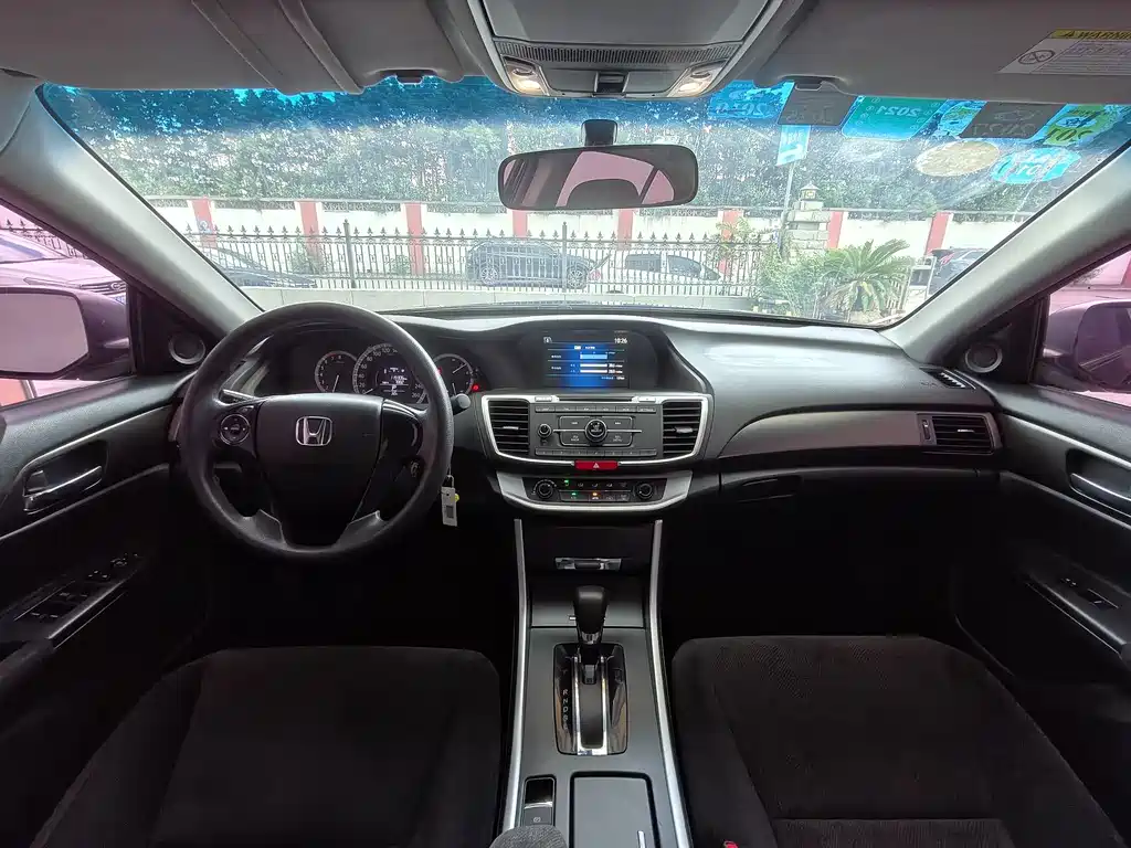 Honda Accord 2015 — фото 12