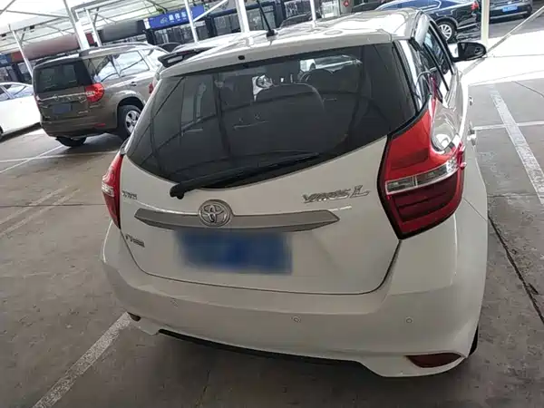 Toyota Yaris L 2022