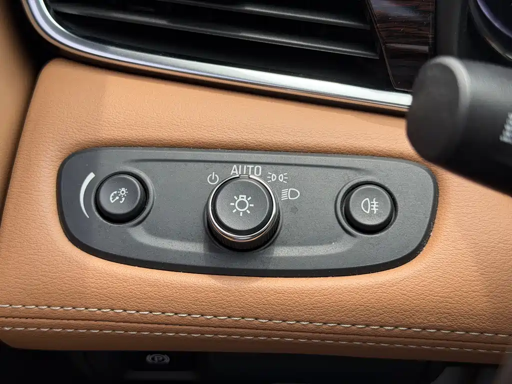Buick LaCrosse 2017 — фото 16
