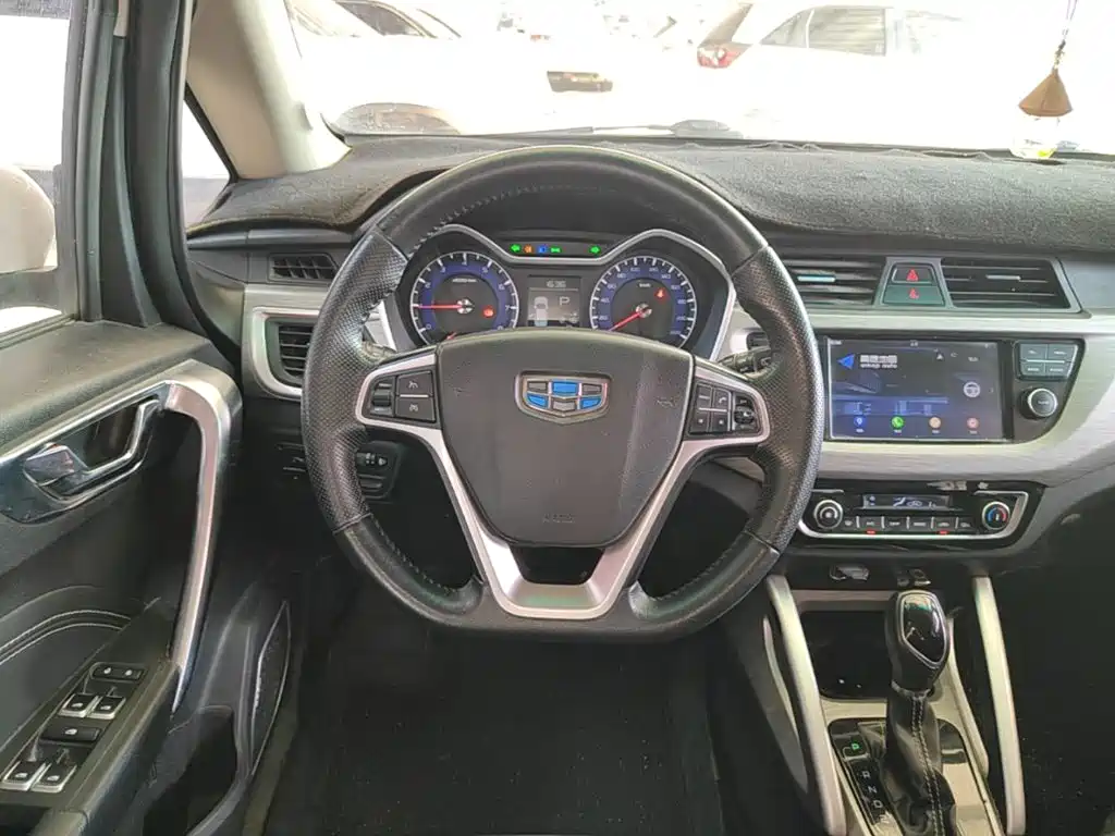 Geely Vision X3 2018 — фото 11