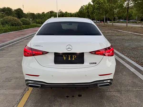 Mercedes-Benz C-Class 2025