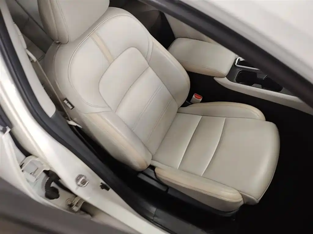 Nissan Sylphy 2019 — фото 25