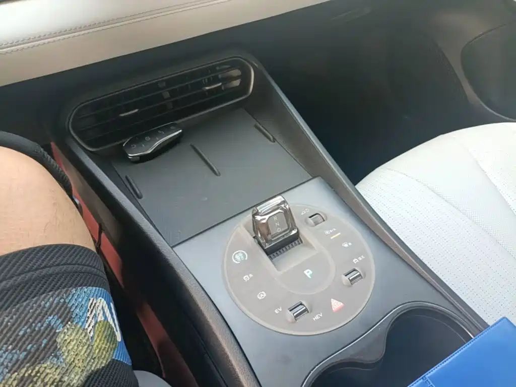 BYD Seal 05 DM-i 2025 — фото 14