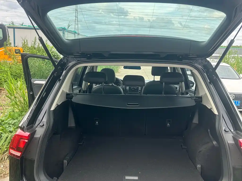 Volkswagen Tiguan L 2018 — фото 15