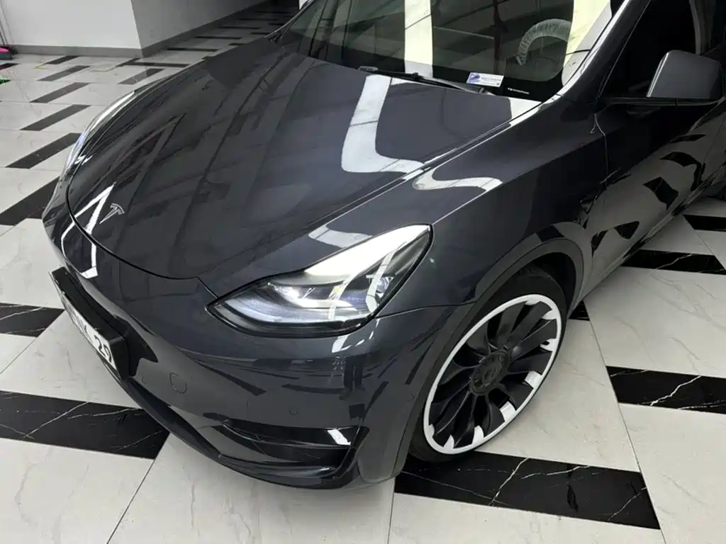 Tesla Model Y 2023 — фото 15