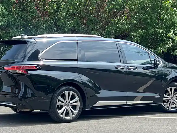 Toyota Sienna 2023