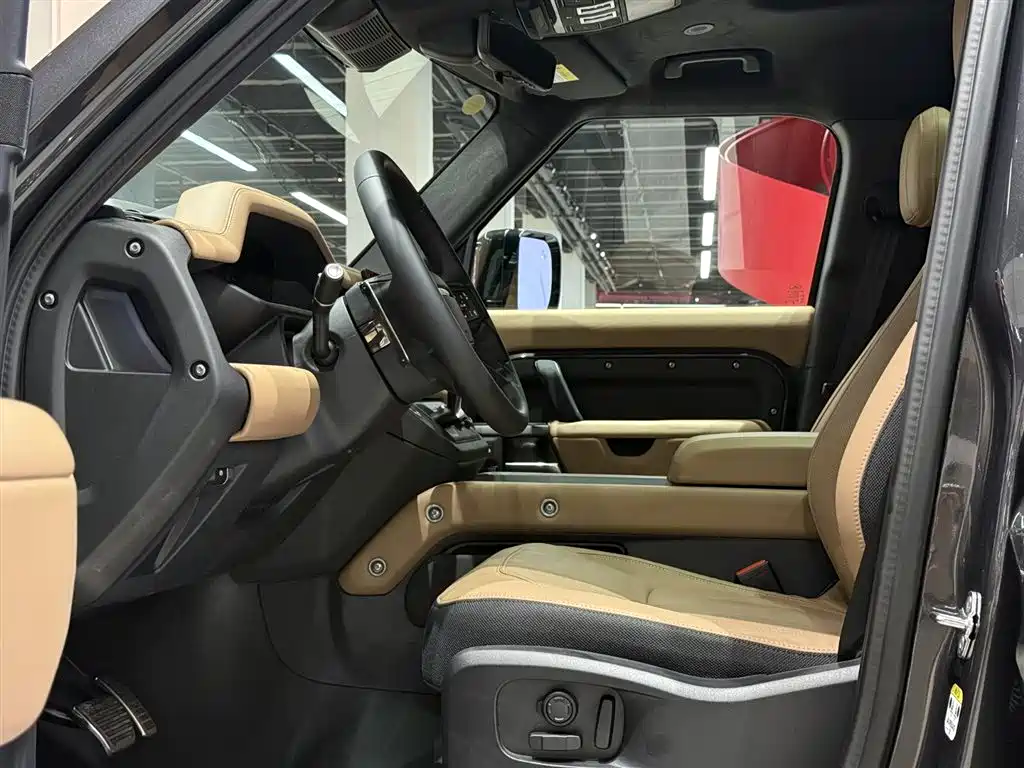 Land Rover Defender 2025 — фото 15
