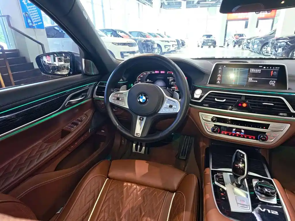 BMW 7 Series 2023 — фото 18