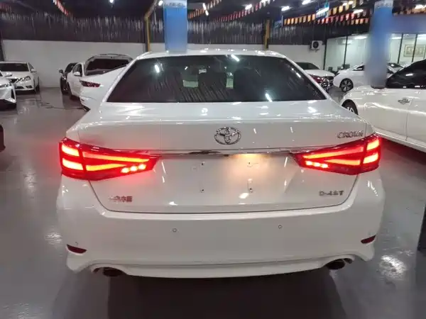 Toyota Crown 2018