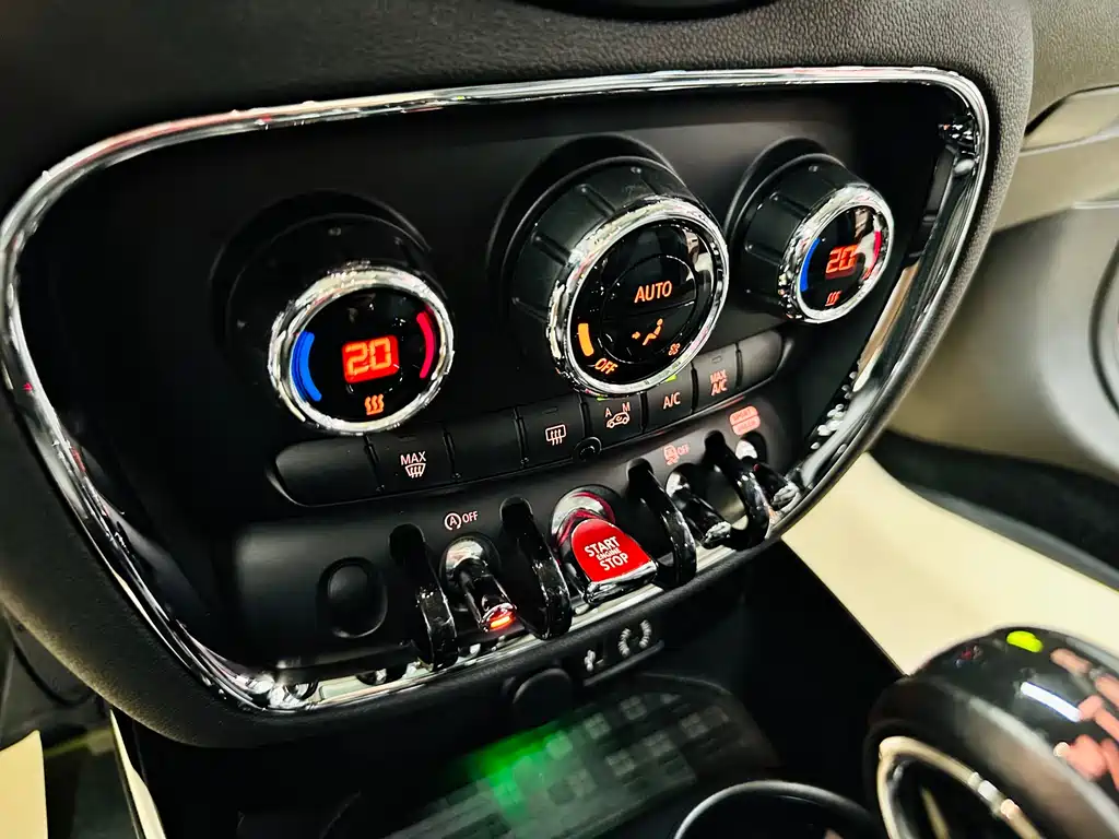 MINI Clubman 2018 — фото 36