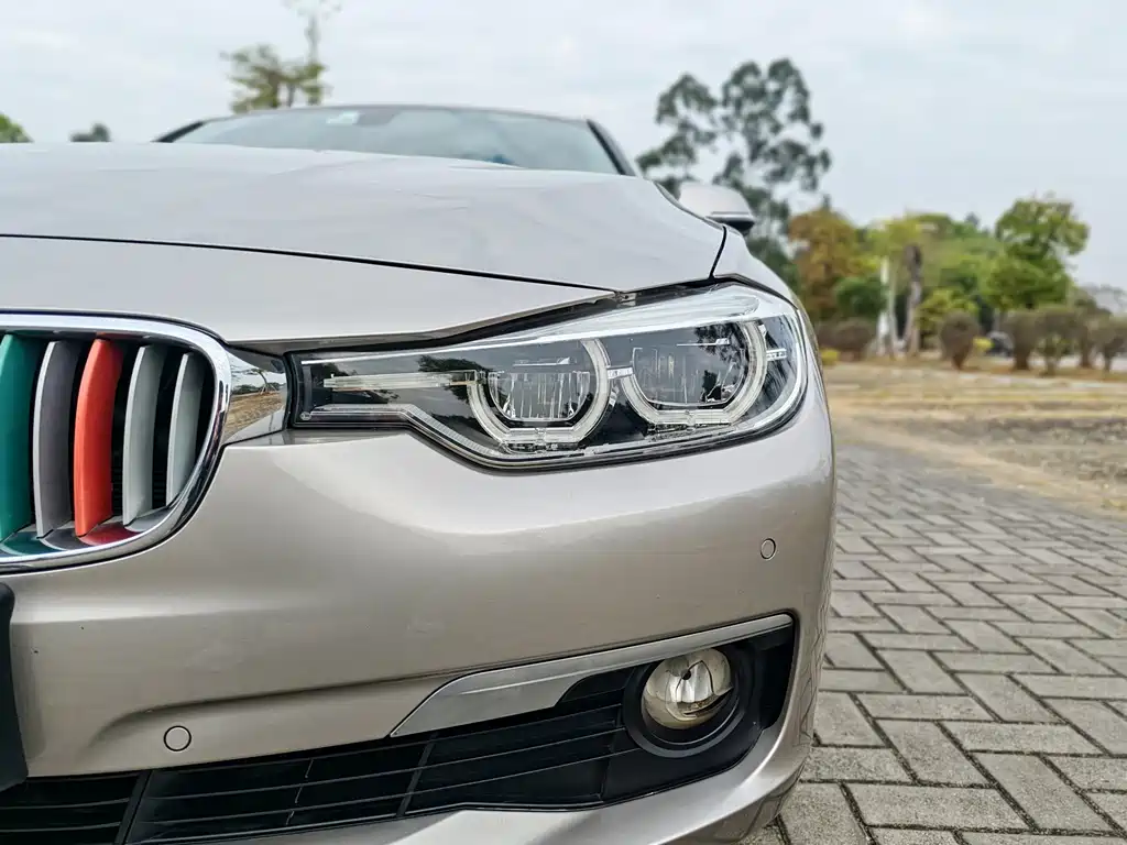 BMW 3 Series 2019 — фото 20